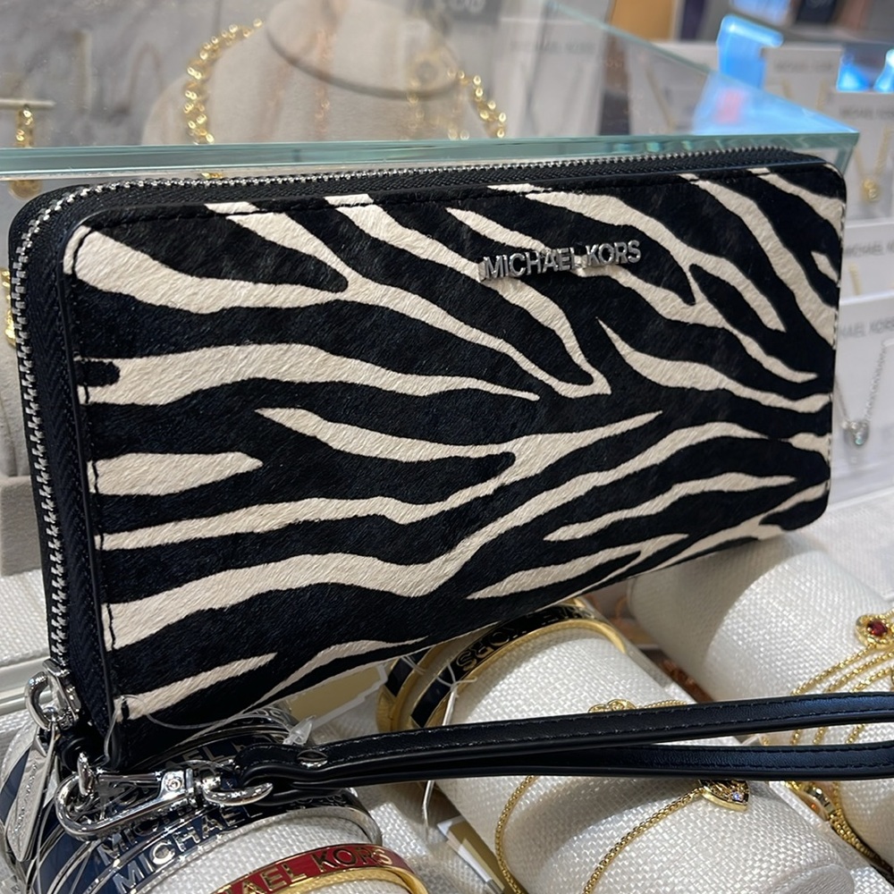 MICHAEL KORS Large Continental Wristlet Phone Case Wallet Exotic Print Hair Calf - Picture 2 of 16